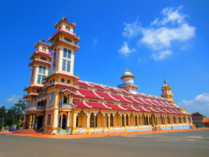 Cao Dai Temple 1